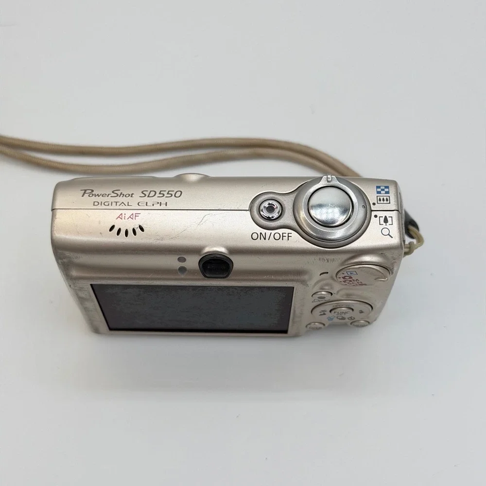 Canon PowerShot SD550 Digital ELPH 7.1MP Camera Silver Bundle W/ Case PC1169